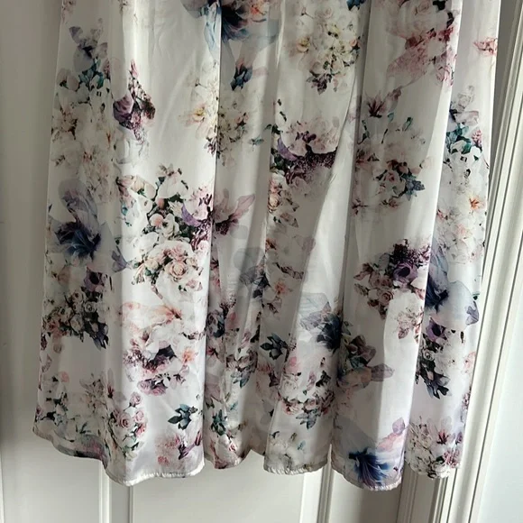 Show Me Your MuMu Princess Di Maxi Skirt Floral Bouquet - Picture 4 of 7